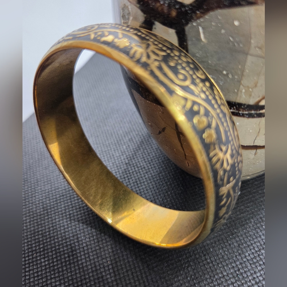 Damascene Style Floral Bangle